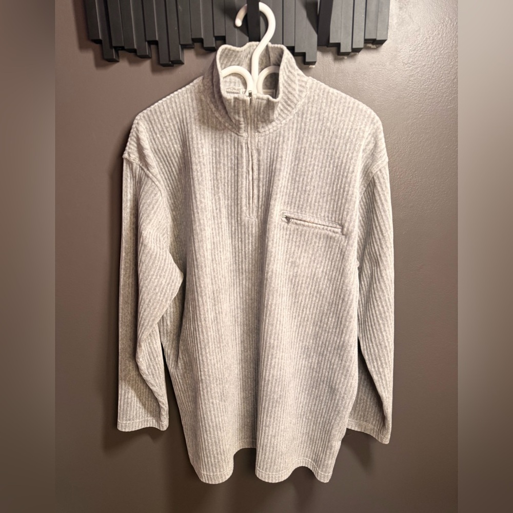 Vintage Jones Studio Women's Light Gray Quarter-Zip Sweatshirt